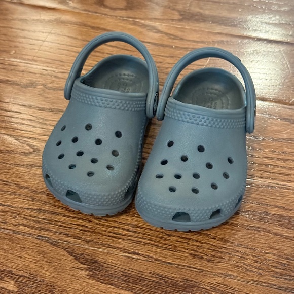CROCS Other - CROCS size 5 Child (Color:Grey)